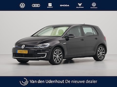 Volkswagen e-Golf - E-DITION 136pk Navigatie Warmtepomp Stoelverwarming Acc Carplay 287