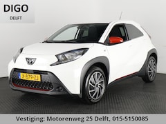 Toyota Aygo X - 1.0 VVT-i PLAY SPECIAL EDITION GARANTIE 3-2034 AIRCO.CARPLAY NAVIGATIE.CAMERA ETC