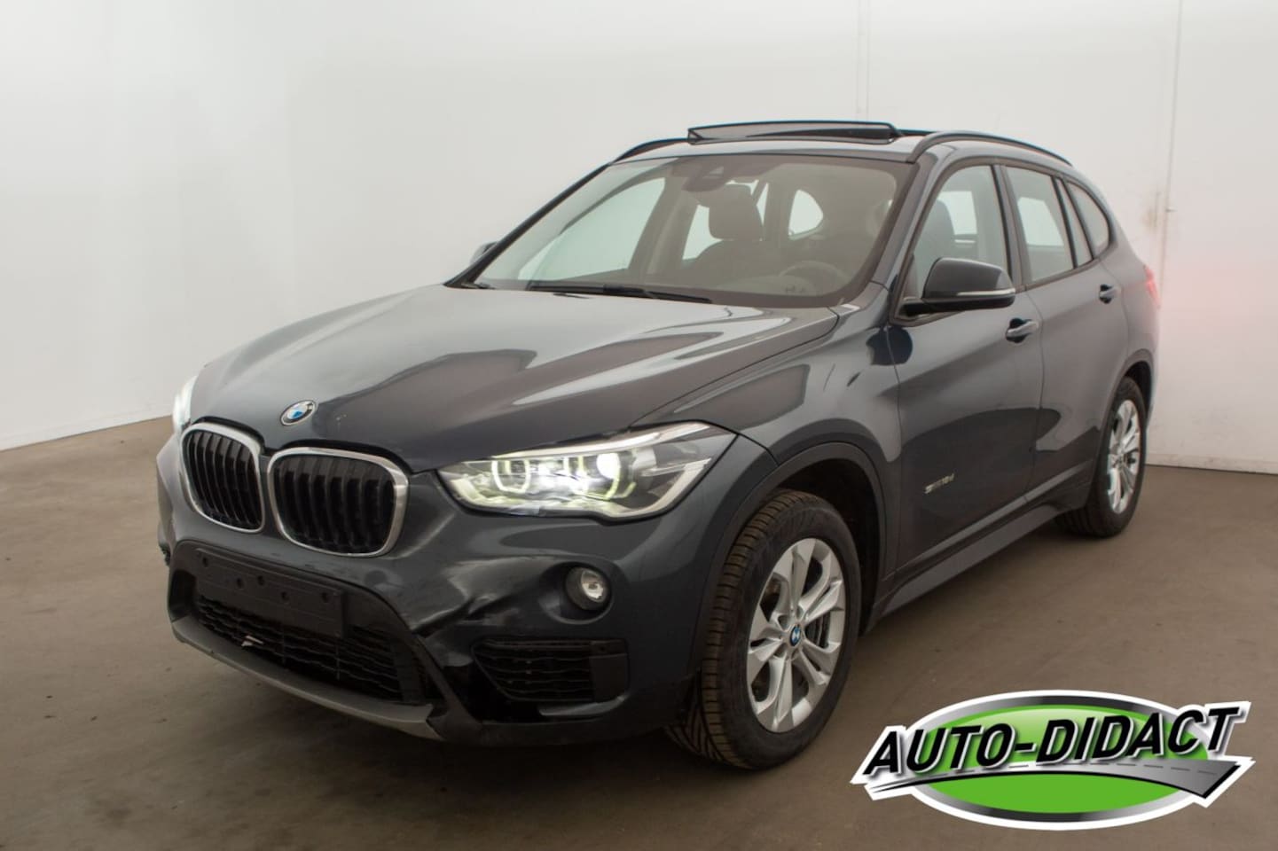 BMW X1 - sDrive Clima Navi Pano - AutoWereld.nl