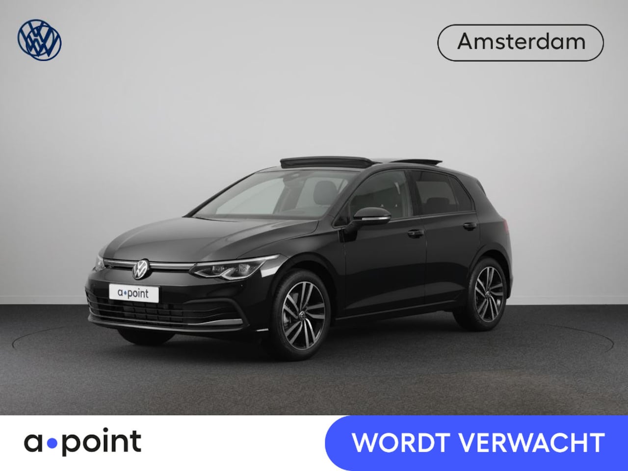 Volkswagen Golf - 1.5 eTSI 50 Jahre Edition 150 pk Automaat (DSG) | Navigatie | Panoramadak | Parkeersensore - AutoWereld.nl