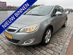 Opel Astra - 1.6 Edition navigatie airco/ecc apk
