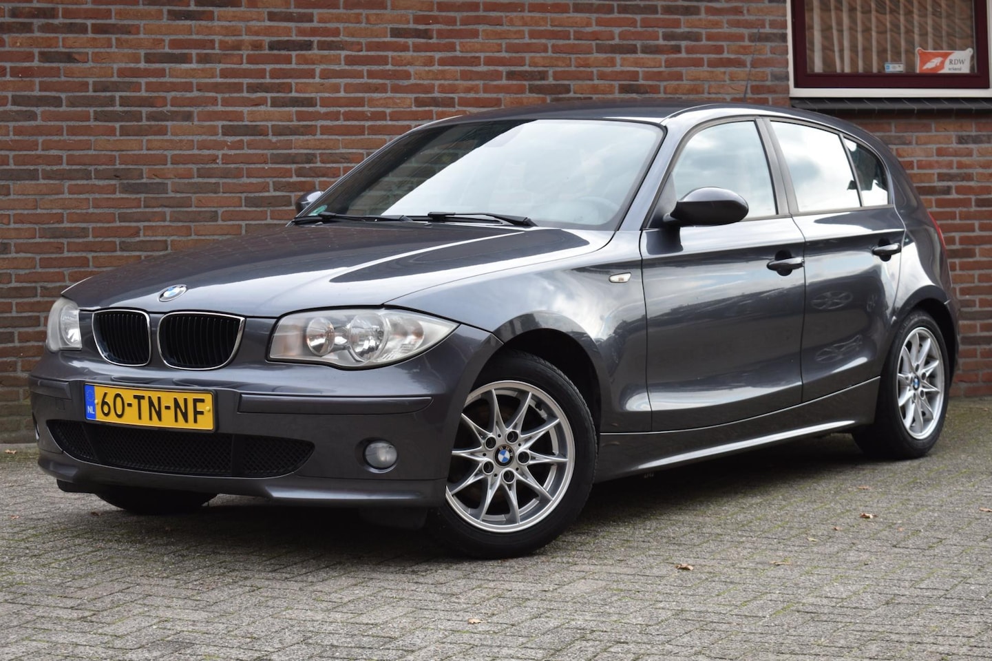 BMW 1-serie - 120i Graphite '06 Leder Clima Cruise - AutoWereld.nl