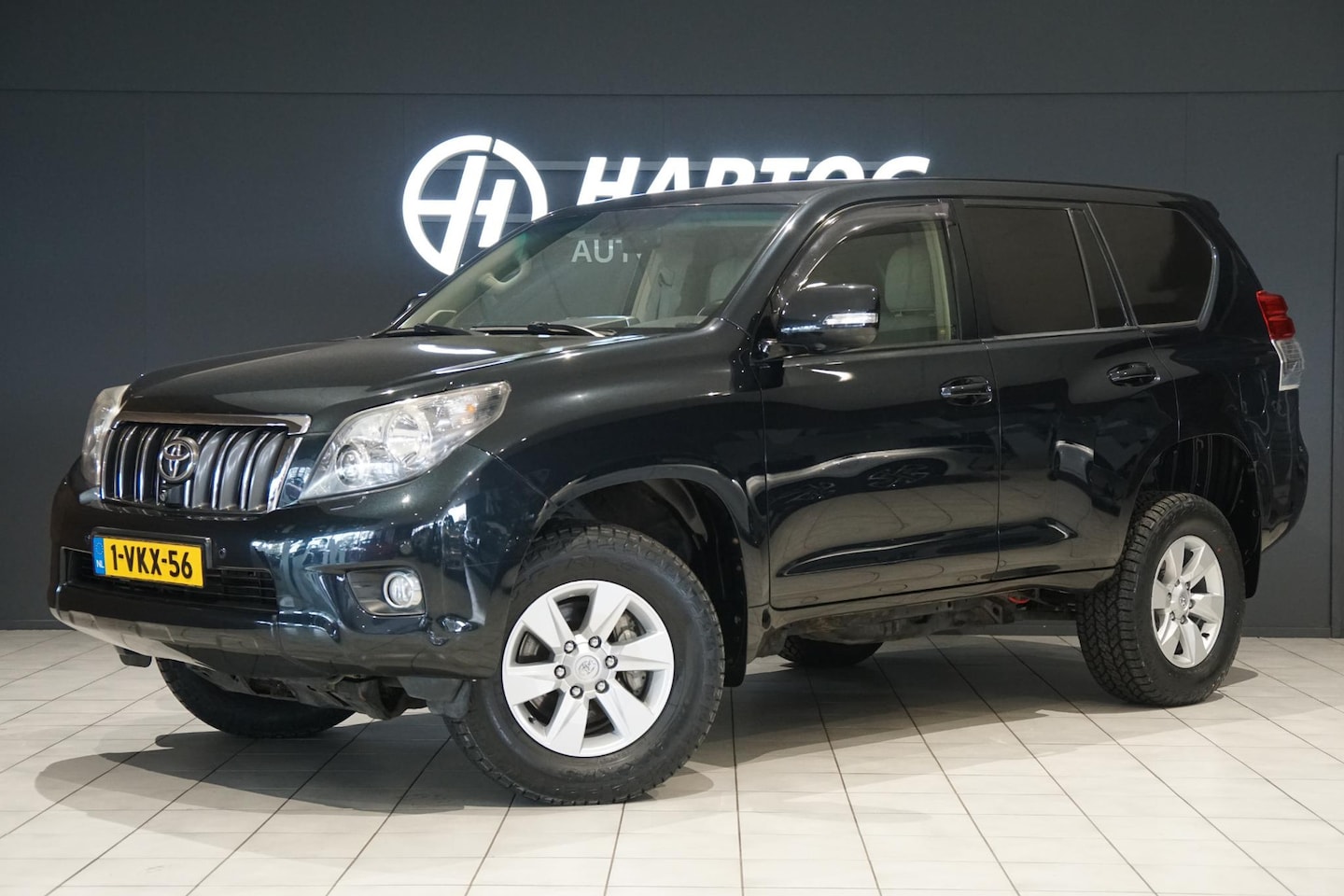 Toyota Land Cruiser - 3.0 D-4D SX Blind Van *RIJKLAAR!* + CAMERA'S / TREKHAAK / LEDER / - AutoWereld.nl