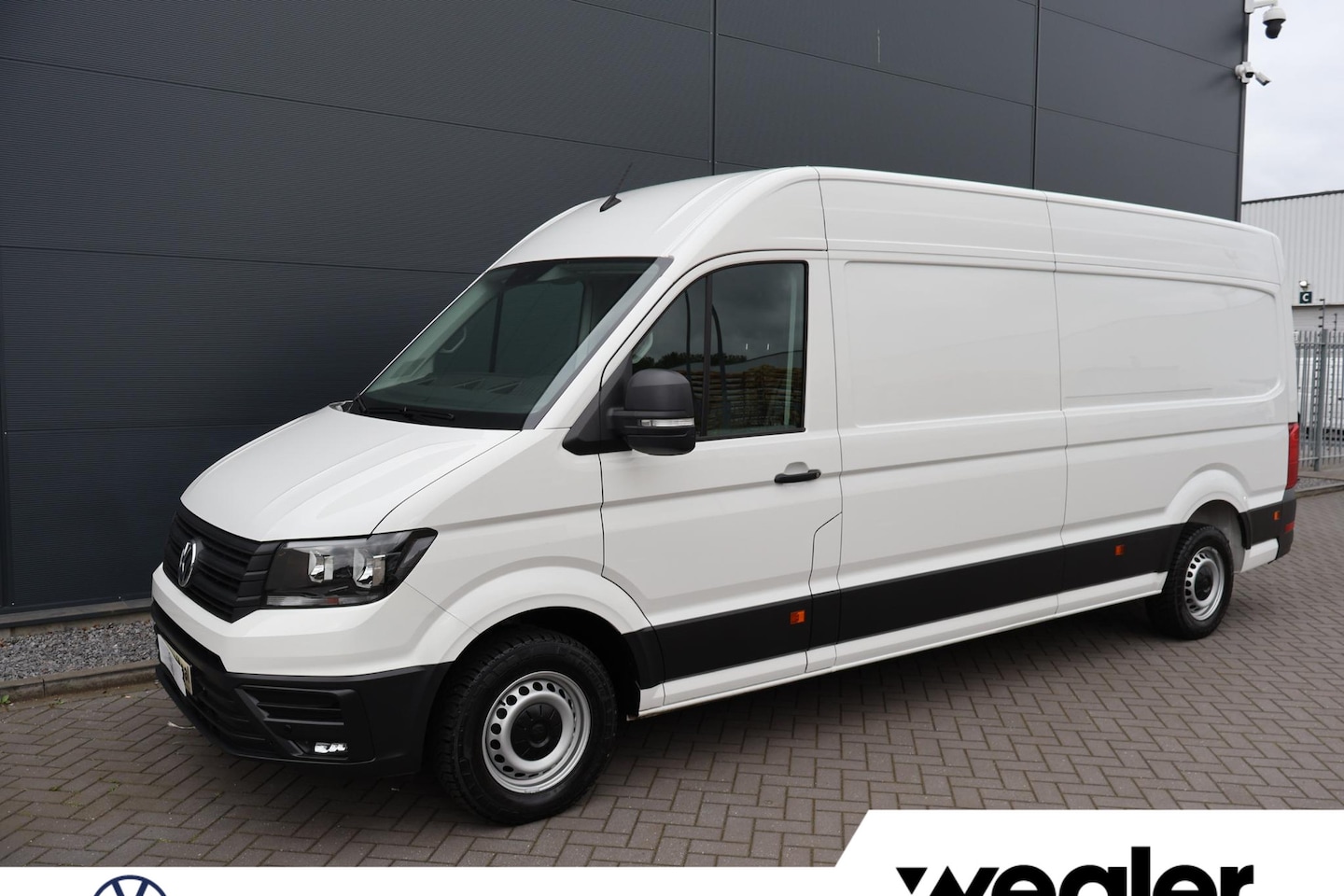Volkswagen Crafter - 35 2.0 TDI L3H3 Comfortline EURO VI | 140 PK | Trekhaak | Navigatiesysteem | Parkeersensor - AutoWereld.nl
