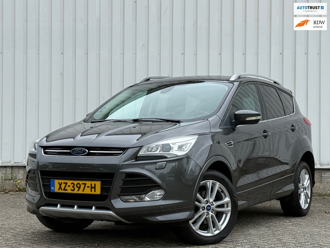 Ford Kuga - 1.5 Titanium Plus (150PK)D-RiemVV,AfnmTrekhaak,1eEigenaar,STLVerwarming,Climate,Pano,Camer - AutoWereld.nl