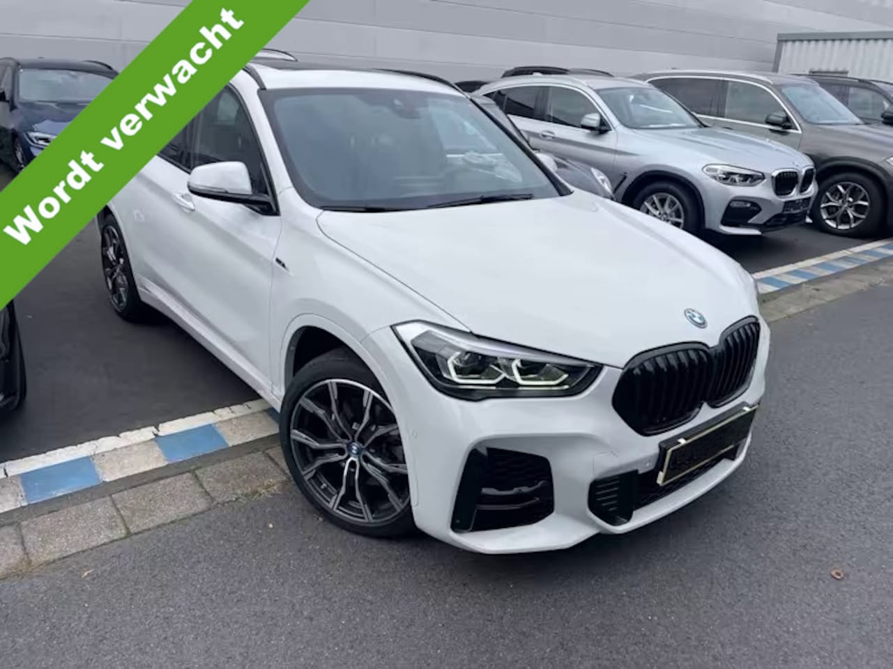 BMW X1 - xDrive25e High Executive M Sport LED Head-Up Display Panoramadak Trekhaak Elek. Stoelverst - AutoWereld.nl