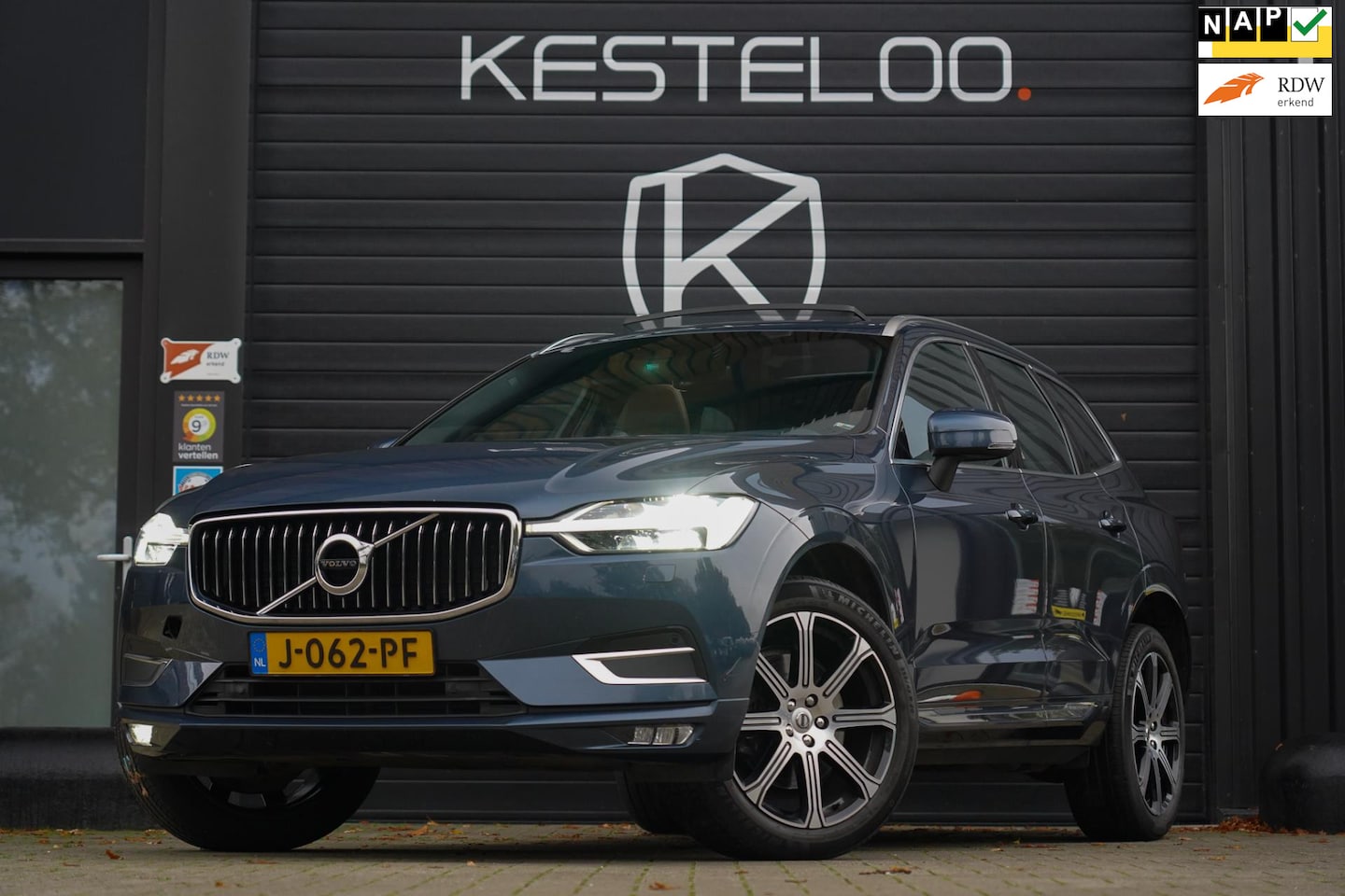 Volvo XC60 - 2.0 T5 AWD Inscription NAP! PANO/LEER/INTEL LED/HUD/B&W/STOEL STUUR ACHTERB VERW/TREKH/STA - AutoWereld.nl