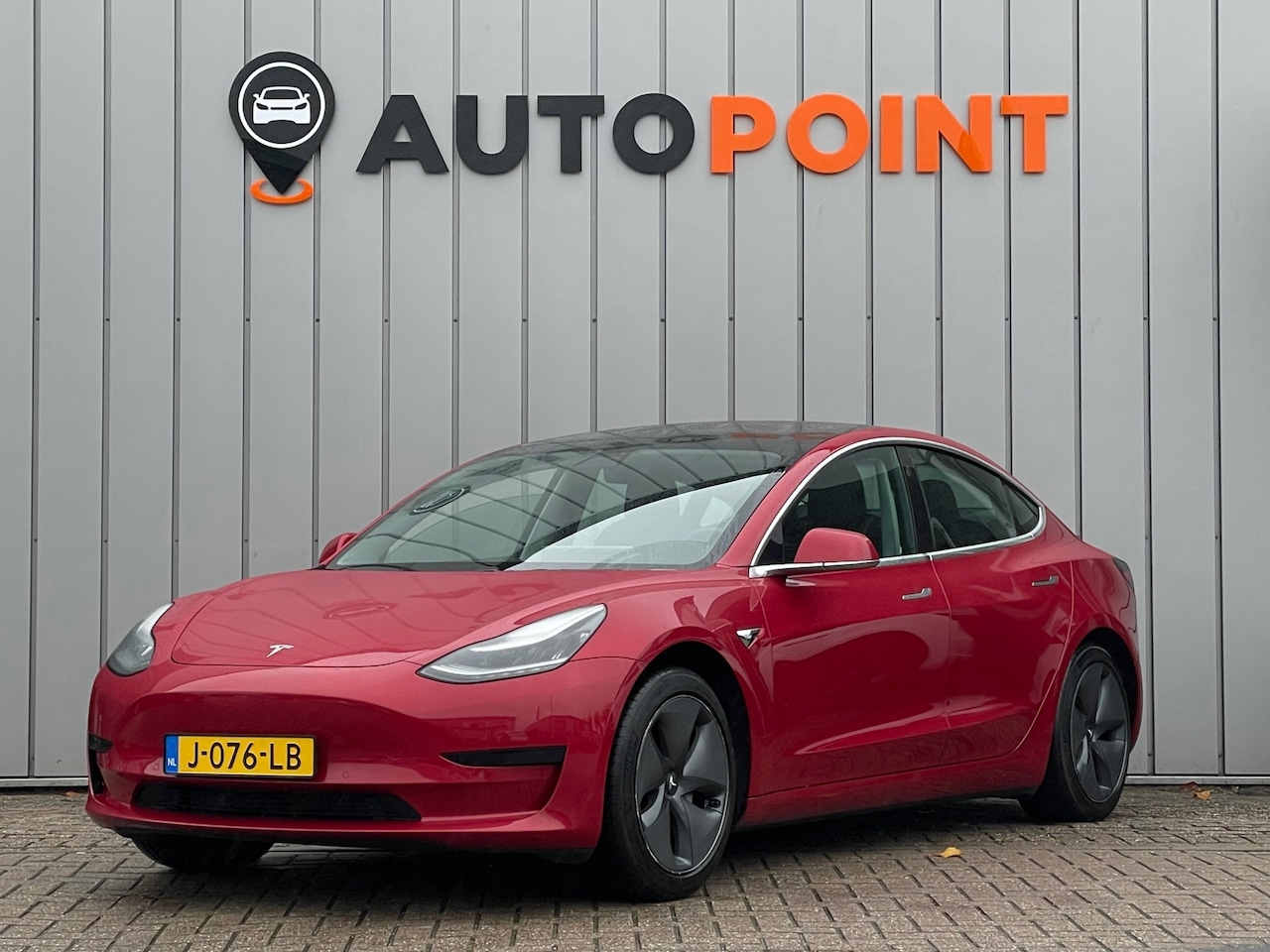 Tesla Model 3 - Standard RWD Plus 60 kWh|1E EIG DEALEROND! NAP|TREKHAAK|AUTOPILOT|APPLECARPLAY|STOELVRM|EL - AutoWereld.nl