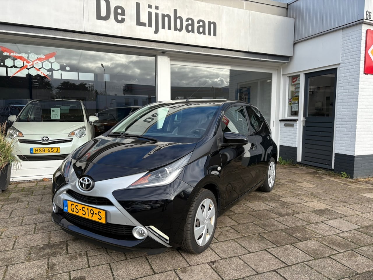 Toyota Aygo - 1.0 VVT-i x-play 1.0 VVT-i x-play - AutoWereld.nl