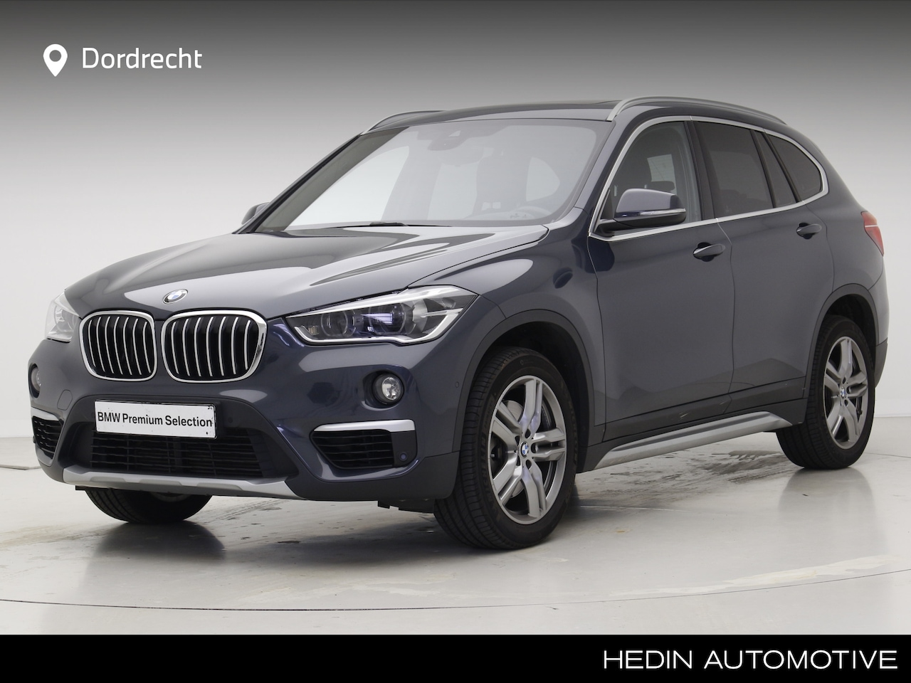 BMW X1 - sDrive20i xLine | Panorama | 18" M-Sport | High Executive | Head-Up | Camera - AutoWereld.nl