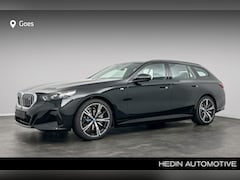 BMW i5 Touring - eDrive40 M Sport Edition 84 kWh | Trekhaak met elektrisch wegklapbare kogel | Glazen panor