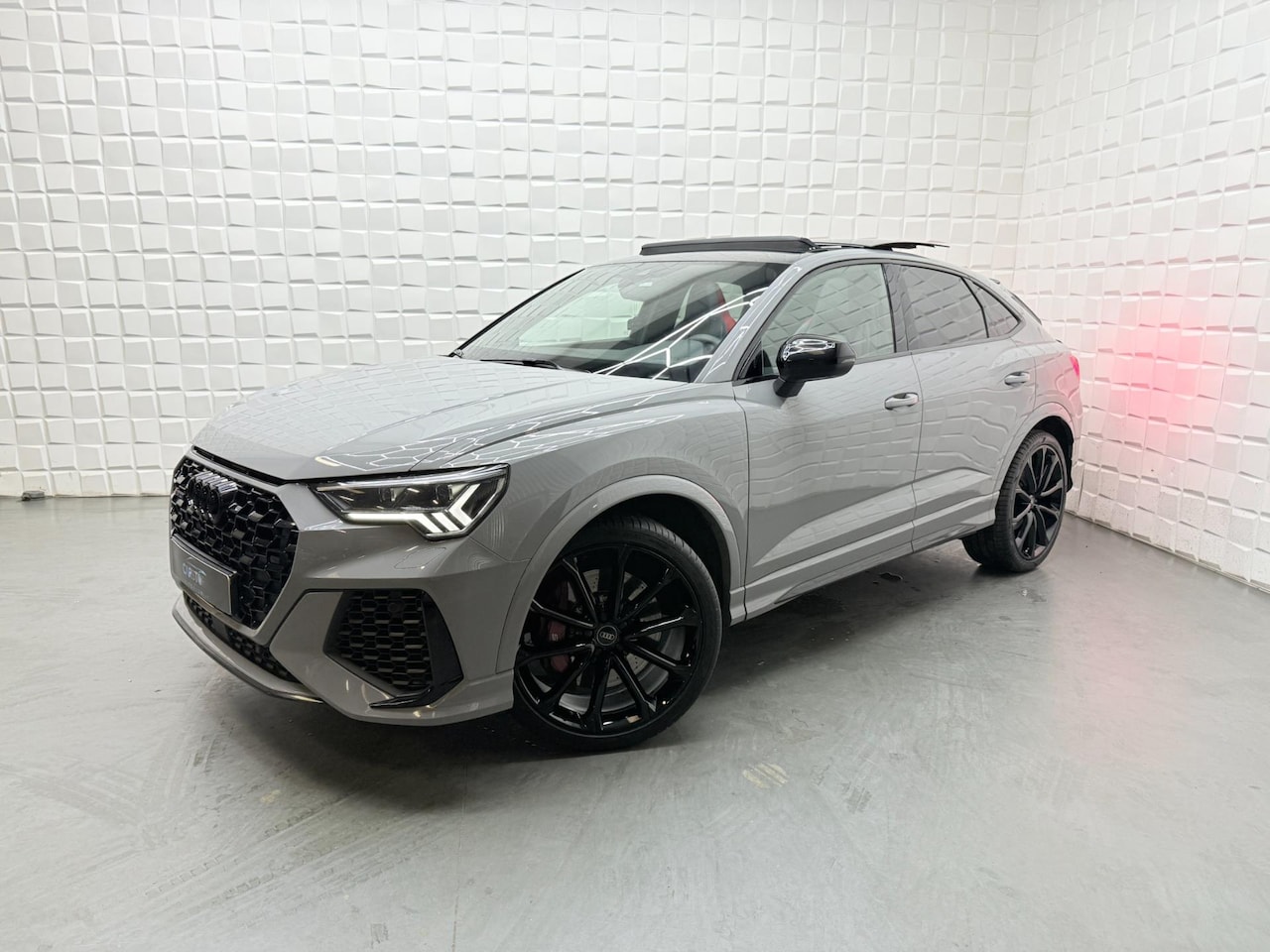 Audi RSQ3 Sportback - 2.5 TFSI RS STOELEN PANO ACC CAM KEYLESS - AutoWereld.nl