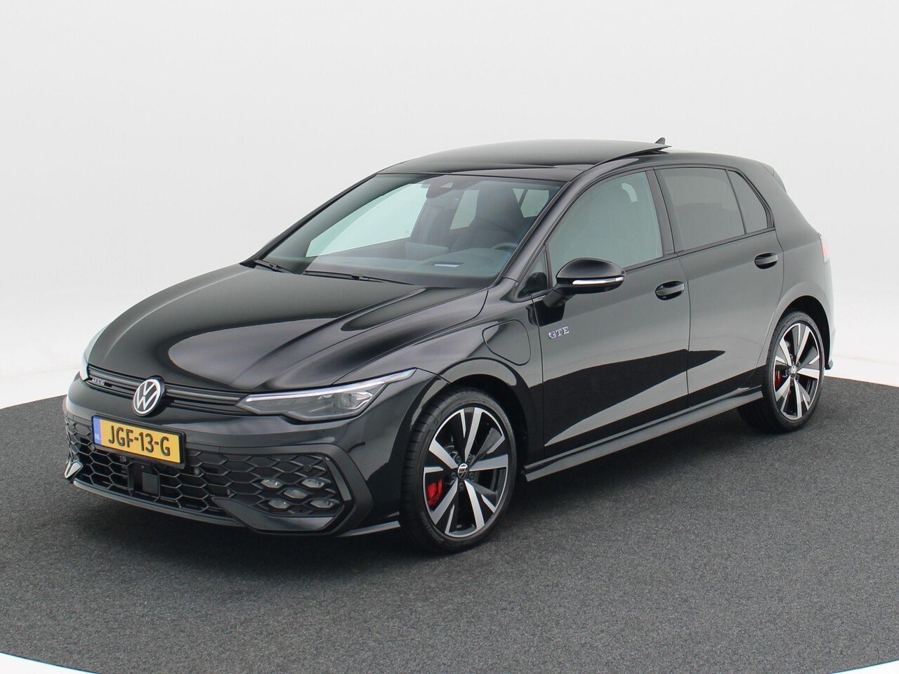 Volkswagen Golf - 1.5 eHybrid 272 Pk Automaat GTE | Nieuw Model | Matrix LED | Panoramadak | Head-Up | 360 C - AutoWereld.nl