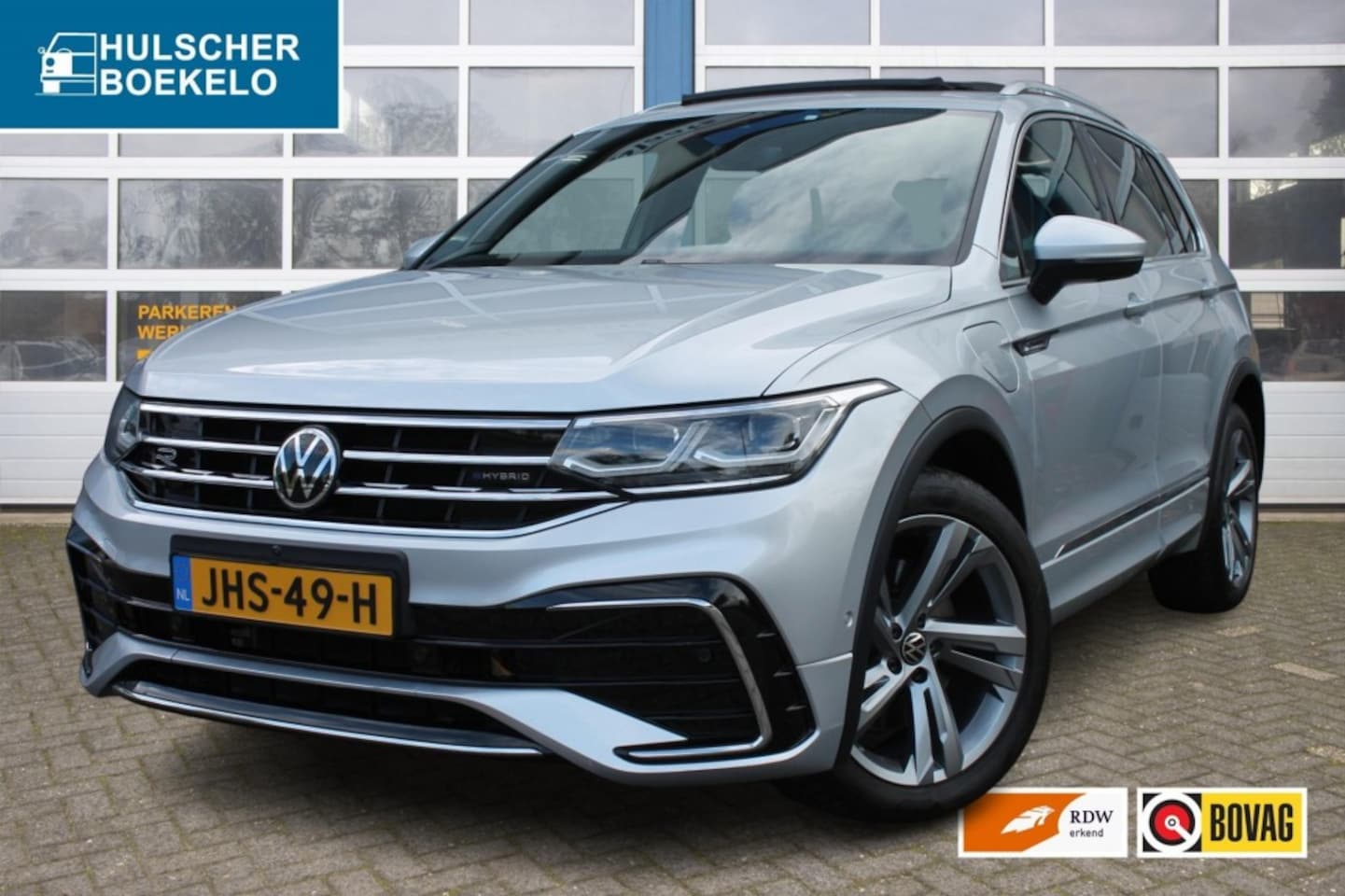 Volkswagen Tiguan - 1.4 TSI eHybrid R-Line Business+  Leder/Panorama Dak / originele T.haak - AutoWereld.nl