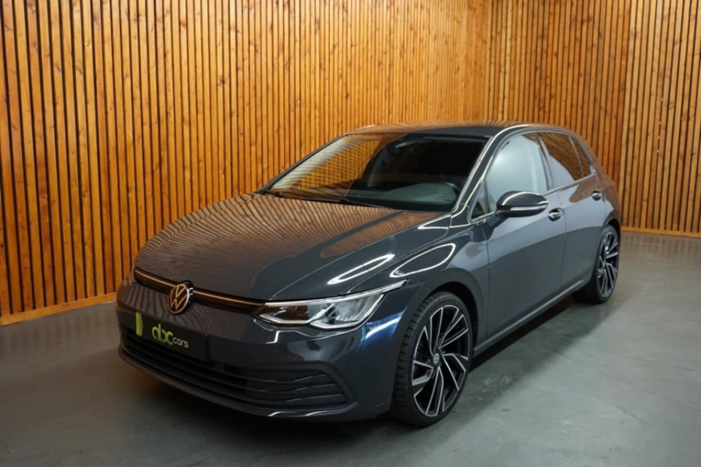 Volkswagen Golf - 1.5 ETSI R-LINE AUTOMAAT - AutoWereld.nl