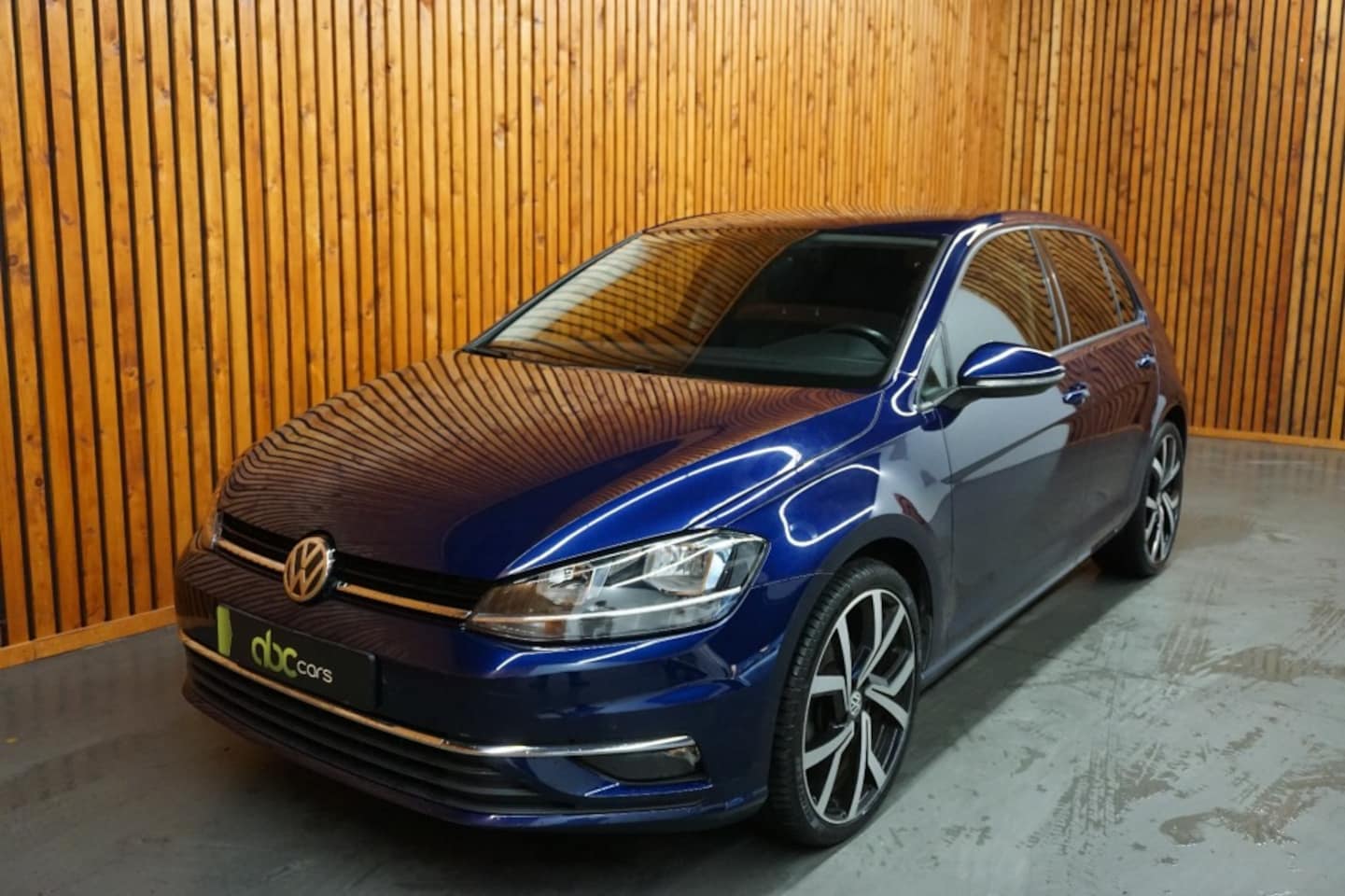 Volkswagen Golf - 1.6 TDI DSG HIGHLINE DSG AUTOMAAT/ CLIMA/ NAVI - AutoWereld.nl