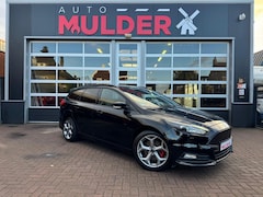 Ford Focus - ST 250PK / CARPLAY / RECARO / CAMERA / STOELVERW. / CRUISECONTROL / ORIGINEEL
