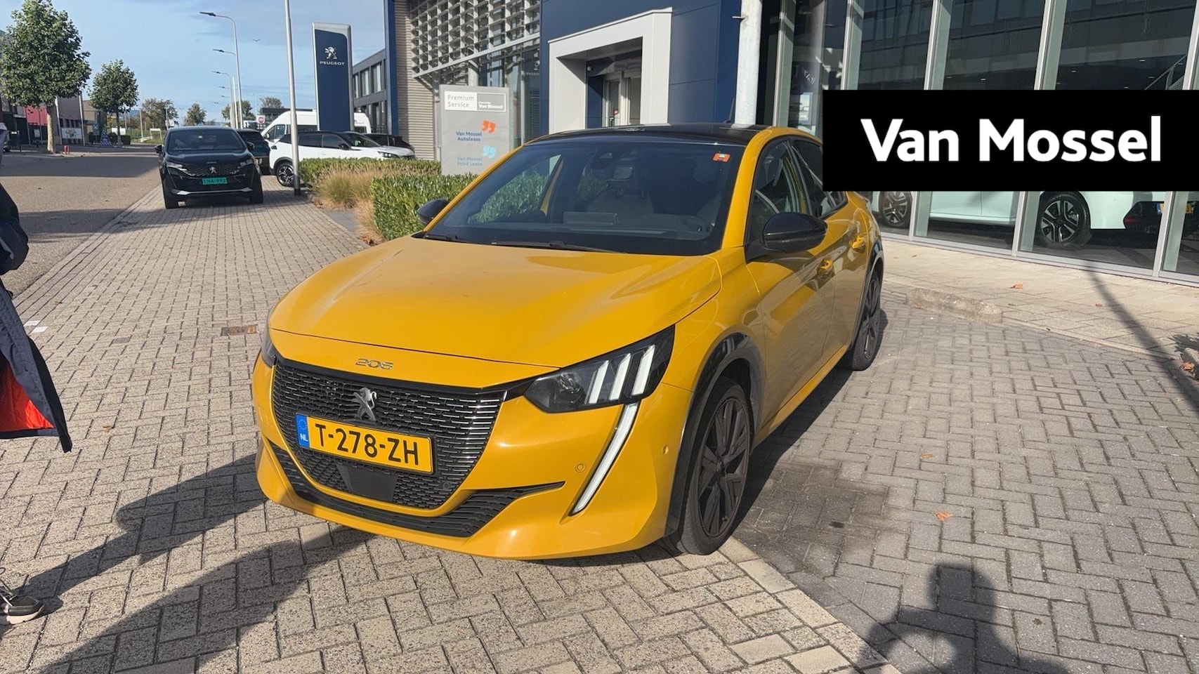 Peugeot 208 - PureTech 100 GT Pack l Stoelverwarming l Trekhaak l Black Diamond dak - AutoWereld.nl
