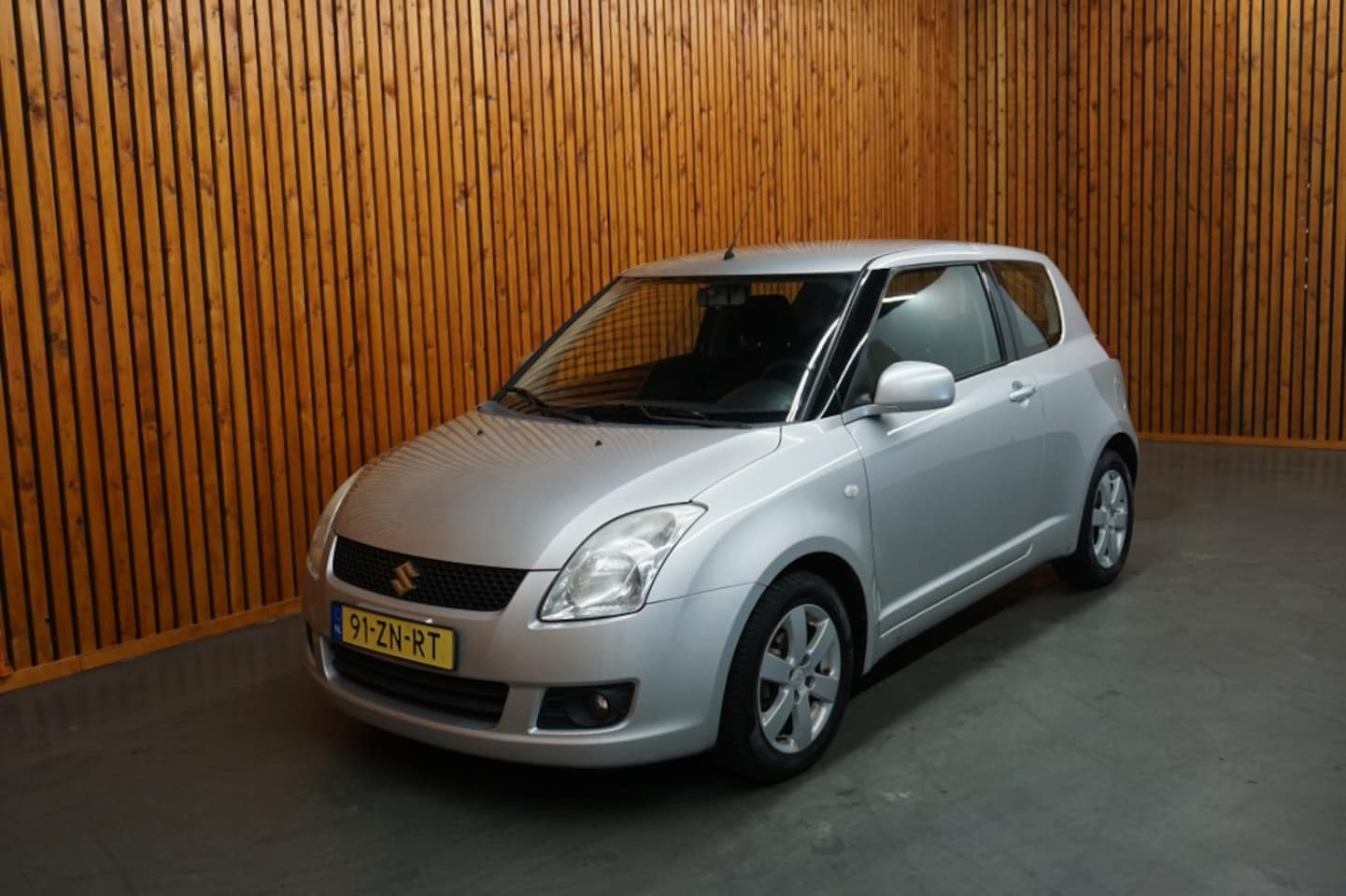 Suzuki Swift - 1.5 5 DRS AUTOMAAT 1.5 EXCLUSIVE AIRCO - AutoWereld.nl