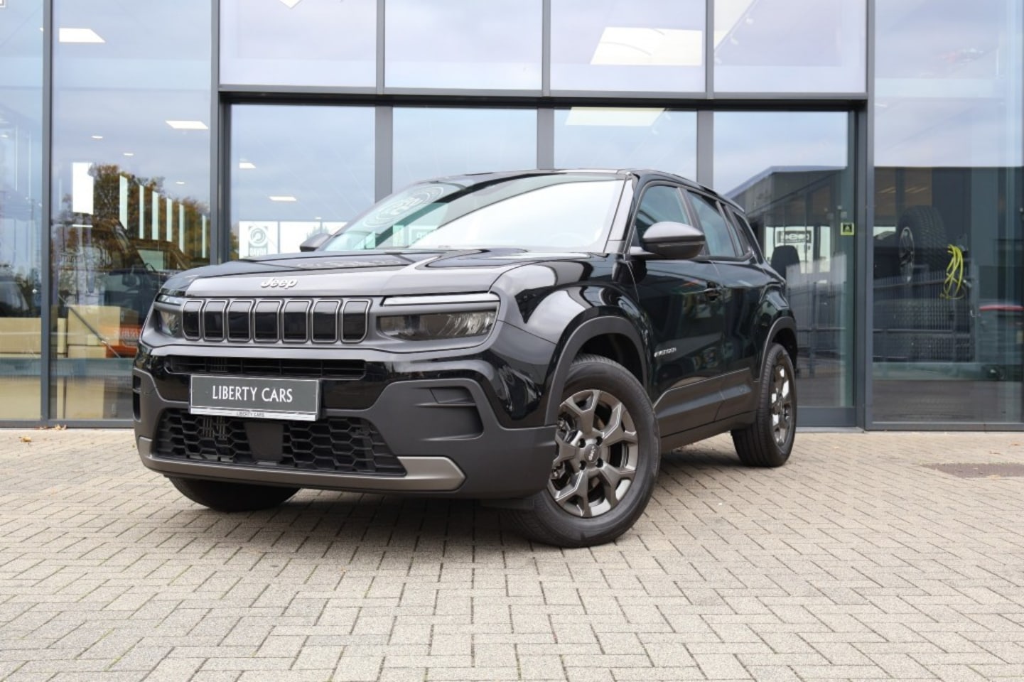 Jeep Avenger - 1.2 Aut. E-Hybrid LONGITUDE / Apple Carplay - AutoWereld.nl