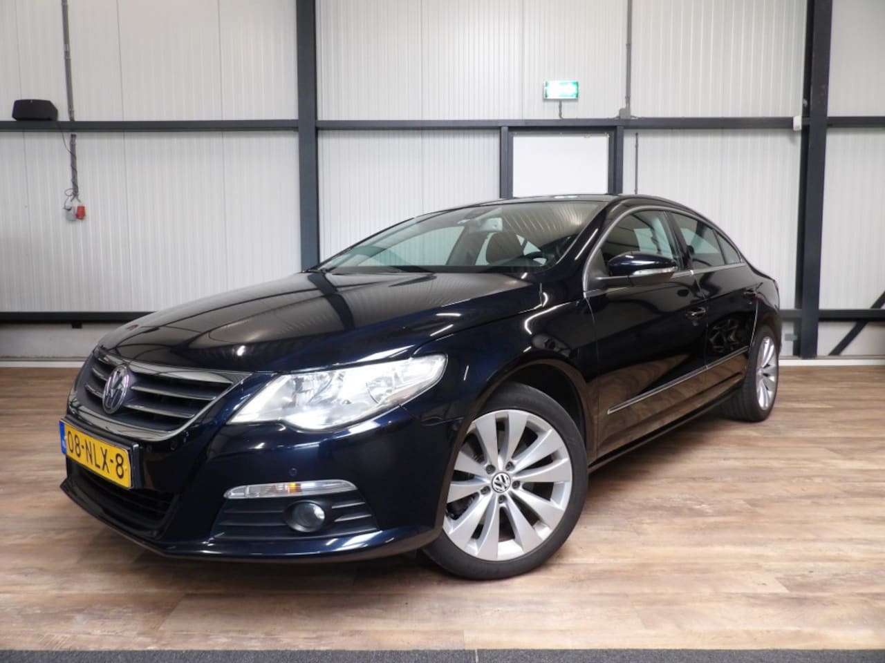 Volkswagen Passat CC - 1.8 - ecc - navigatie - leder - zeer nette staat! - AutoWereld.nl