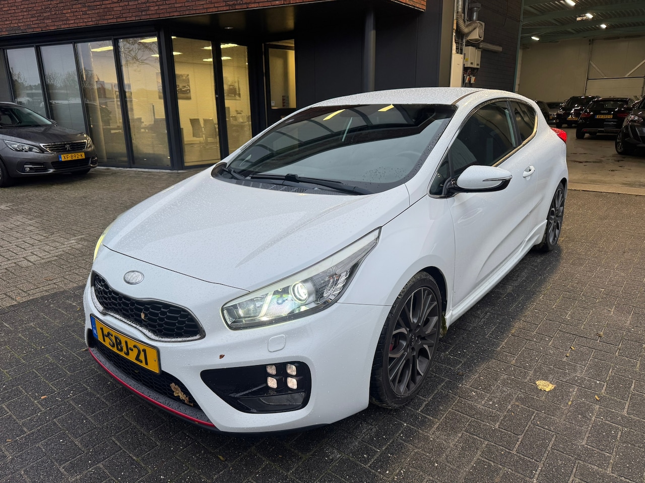 Kia Pro cee'd - 1.6 GT KUIPSTOELEN CLIMA NAVI CAMERA DEALER ONDERHOUDEN ORIG NL - AutoWereld.nl