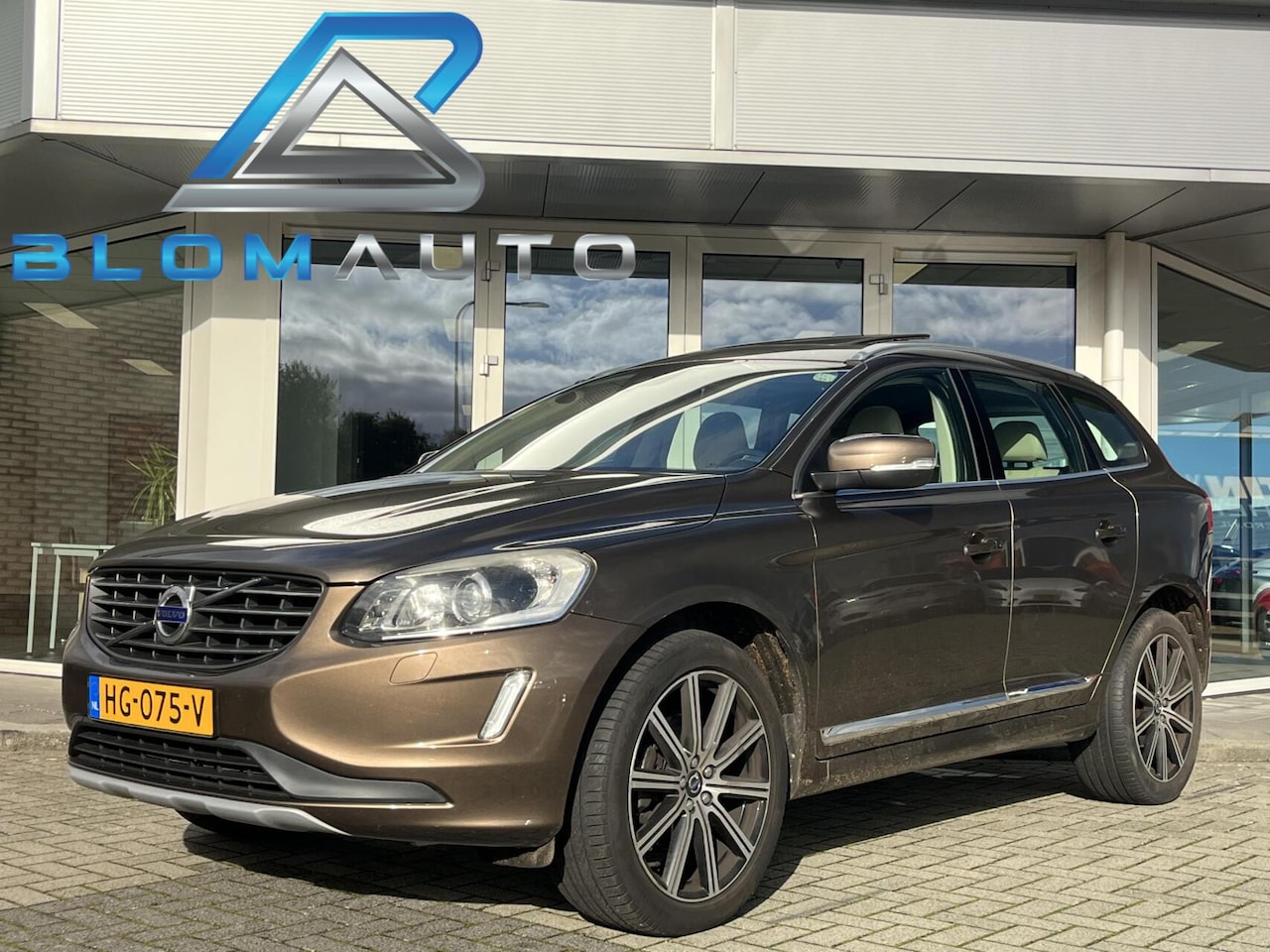 Volvo XC60 - 2.0 T5 245PK AUT8 Summum PANO+20INCH+TREKHAAK - AutoWereld.nl