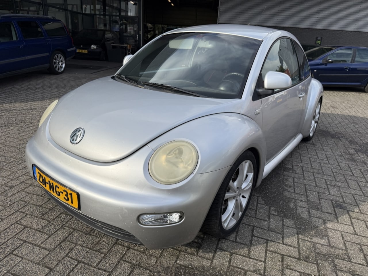 Volkswagen New Beetle - 2.0 Highline 2.0 Highline - AutoWereld.nl