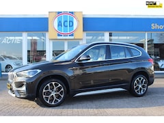 BMW X1 - SDrive20i VDL Nedcar Edition | 4cil. | PanoramaDak | Trekhaak | Nw Type | Orig. NL |