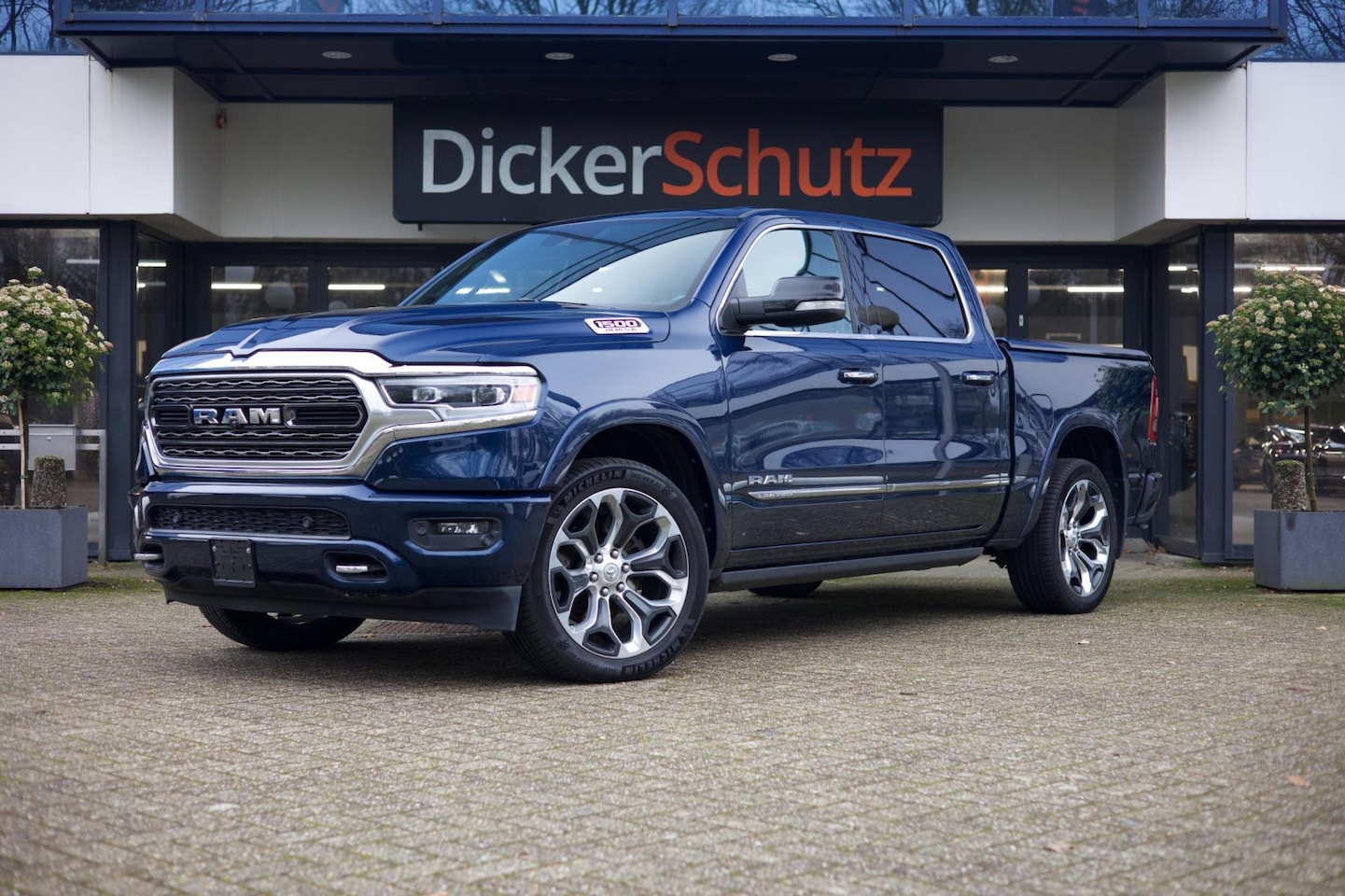 Dodge Ram 1500 - Limited V8 Full options | Patriot Blue! - AutoWereld.nl
