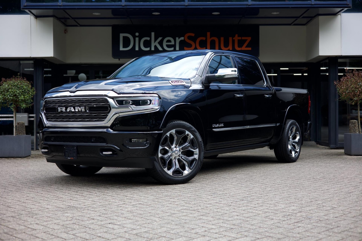 Dodge Ram 1500 - 5.7 V8 4x4 Crew Cab Limited 5.7 V8 4x4 Crew Cab Limited - AutoWereld.nl