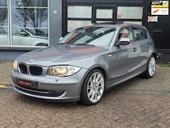BMW 1-serie - 120i Business Line Edition AUTOMAAT/NAP/SCHUIFDAK/NAVI