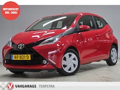 Toyota Aygo - 1.0 VVT-i x-play/ 5-Drs/ Camera/ Airco/ C.V. Afstand/ Elek. ramen/ Media-Scherm/ Isofix/ B