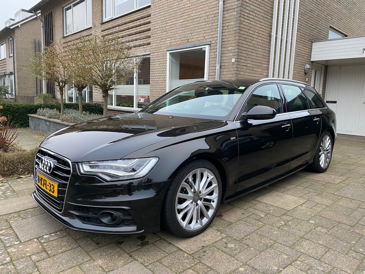 Audi A6 Avant - 2.0 TDI S Edition 2.0 TDI 177pk Avant Automaat|S line|ACC|Lane|LED|Keyless|Leder|Trekhaak - AutoWereld.nl