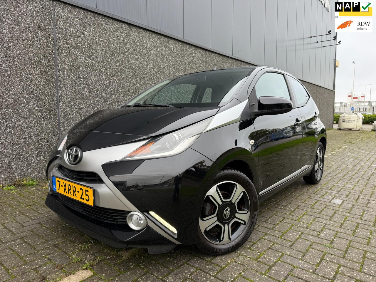 Toyota Aygo - 1.0 VVT-i x-clusiv/Nieuwe APK en beurt! CLIMA/CAMERA/ - AutoWereld.nl