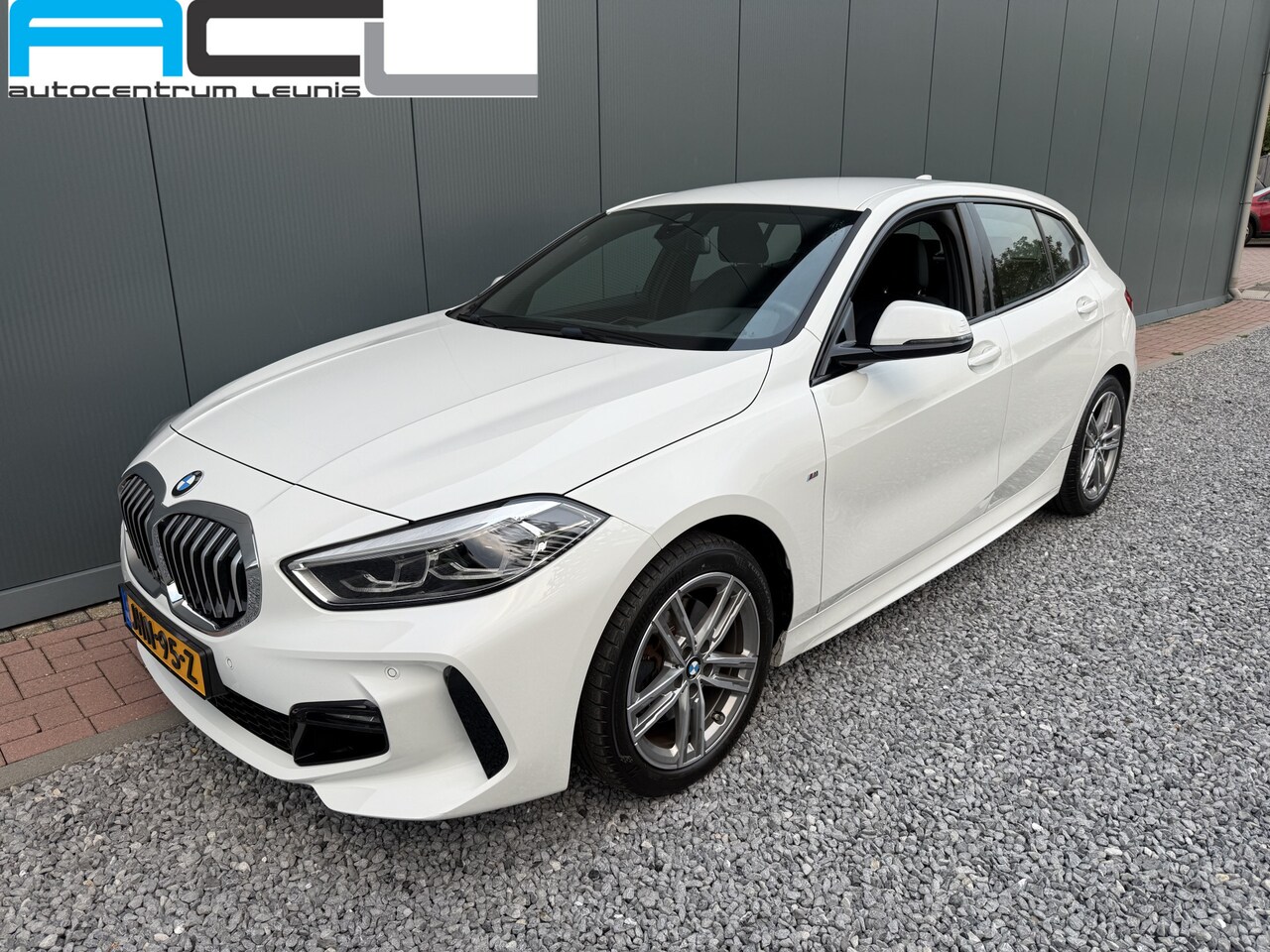 BMW 1-serie - 118i High Executive M-Sportpakket 5-drs - AutoWereld.nl
