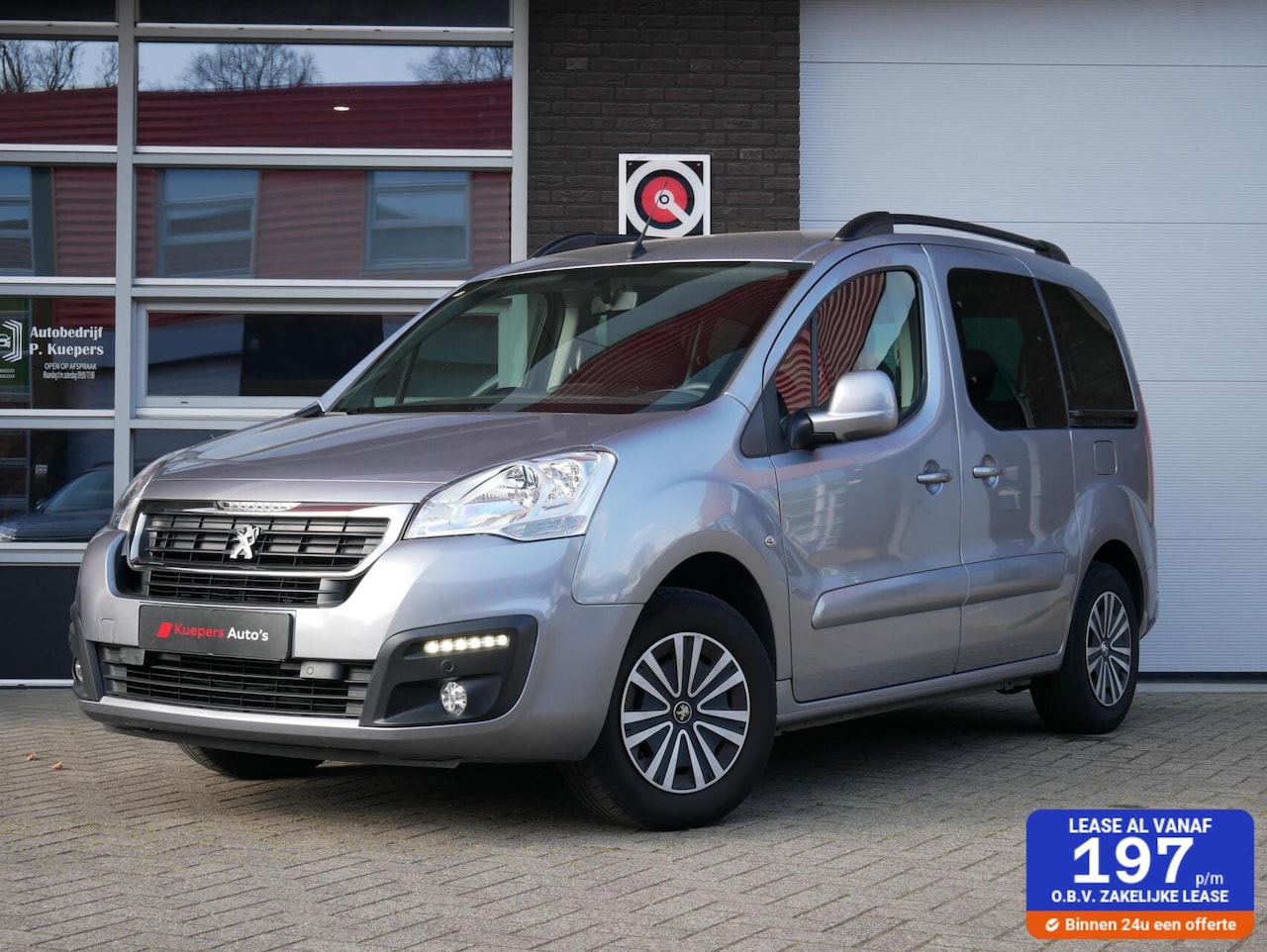 Peugeot Partner Tepee - 1.2 PureTech Allure Navi| Camera| Dealer onderhouden - AutoWereld.nl