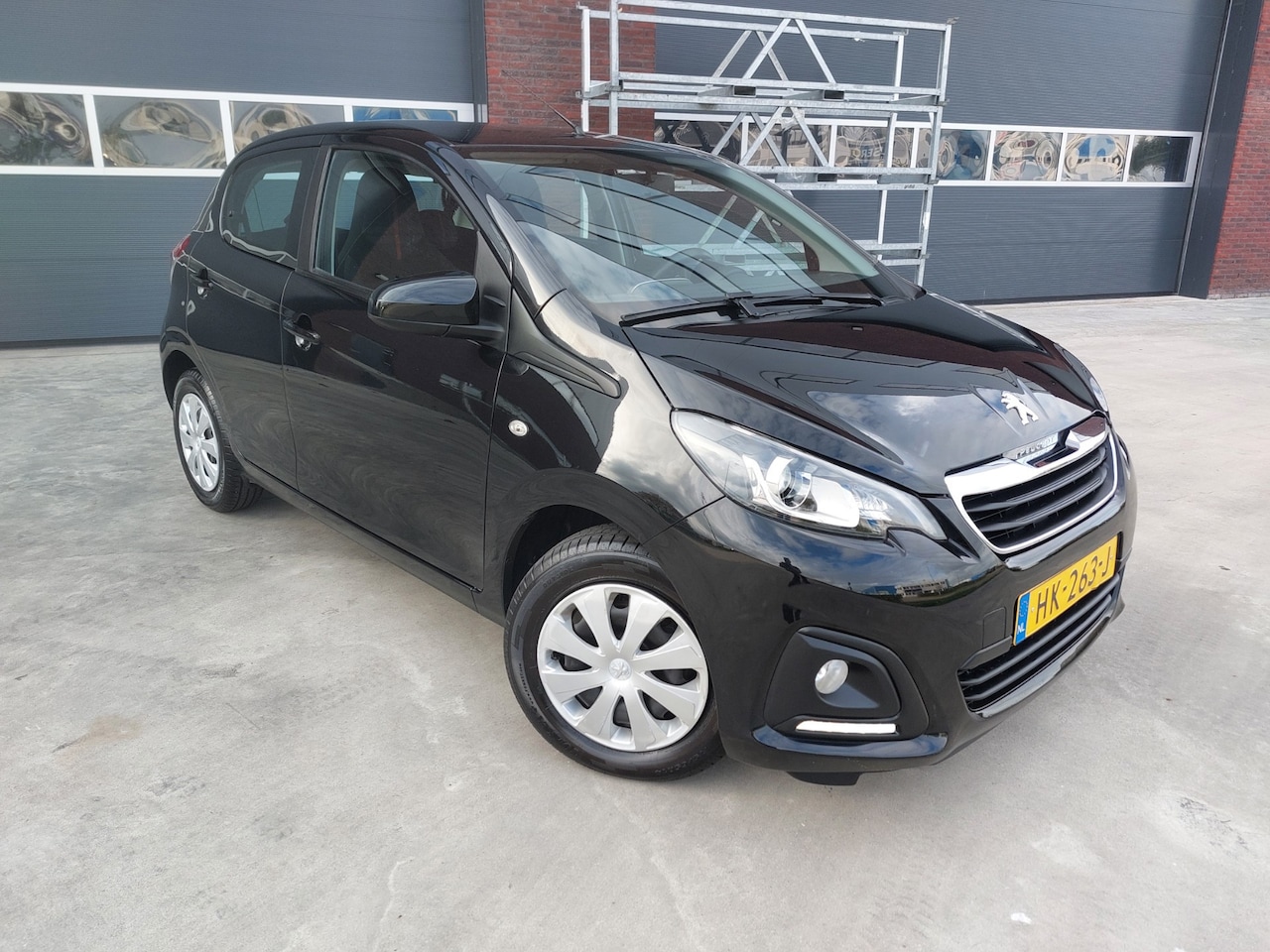 Peugeot 108 - 1.0 e-VTi 5 Deurs Airco Cruis Controle - AutoWereld.nl