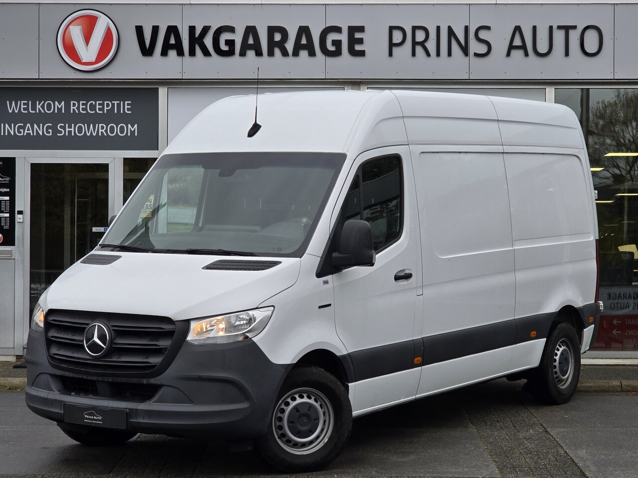Mercedes-Benz eSprinter - eSprinter L2H2 55 kWh |CAMERA|STOELVERW.|3-ZITS| 3925 - AutoWereld.nl