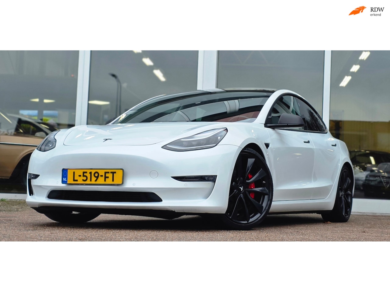 Tesla Model 3 - Performance AWD 75 kWh 3.4 0-100 :-) Verlaagd Mooi! - AutoWereld.nl