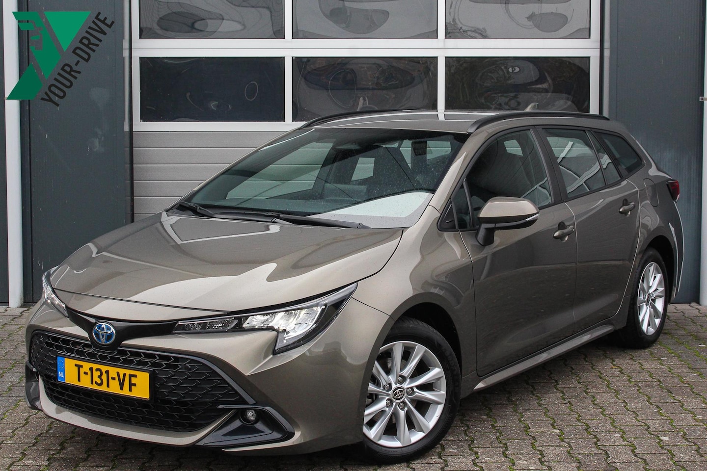 Toyota Corolla Touring Sports - Hybrid 140 Active Automaat | Facelift & Fabrieksgarantie| Nette en complete NL auto van de - AutoWereld.nl
