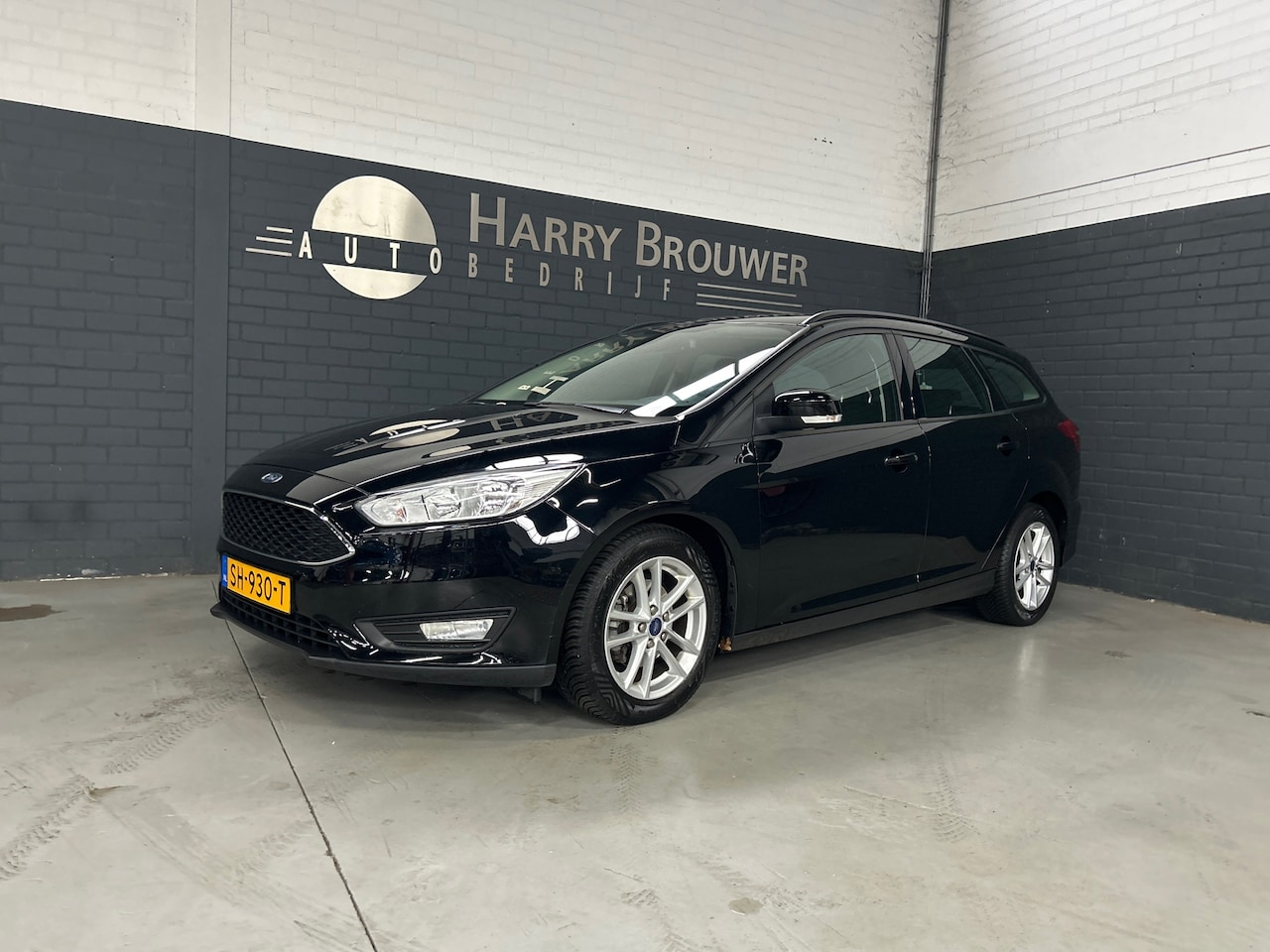 Ford Focus Wagon - 1.0 100PK wagon. nette auto met leuke opties - AutoWereld.nl