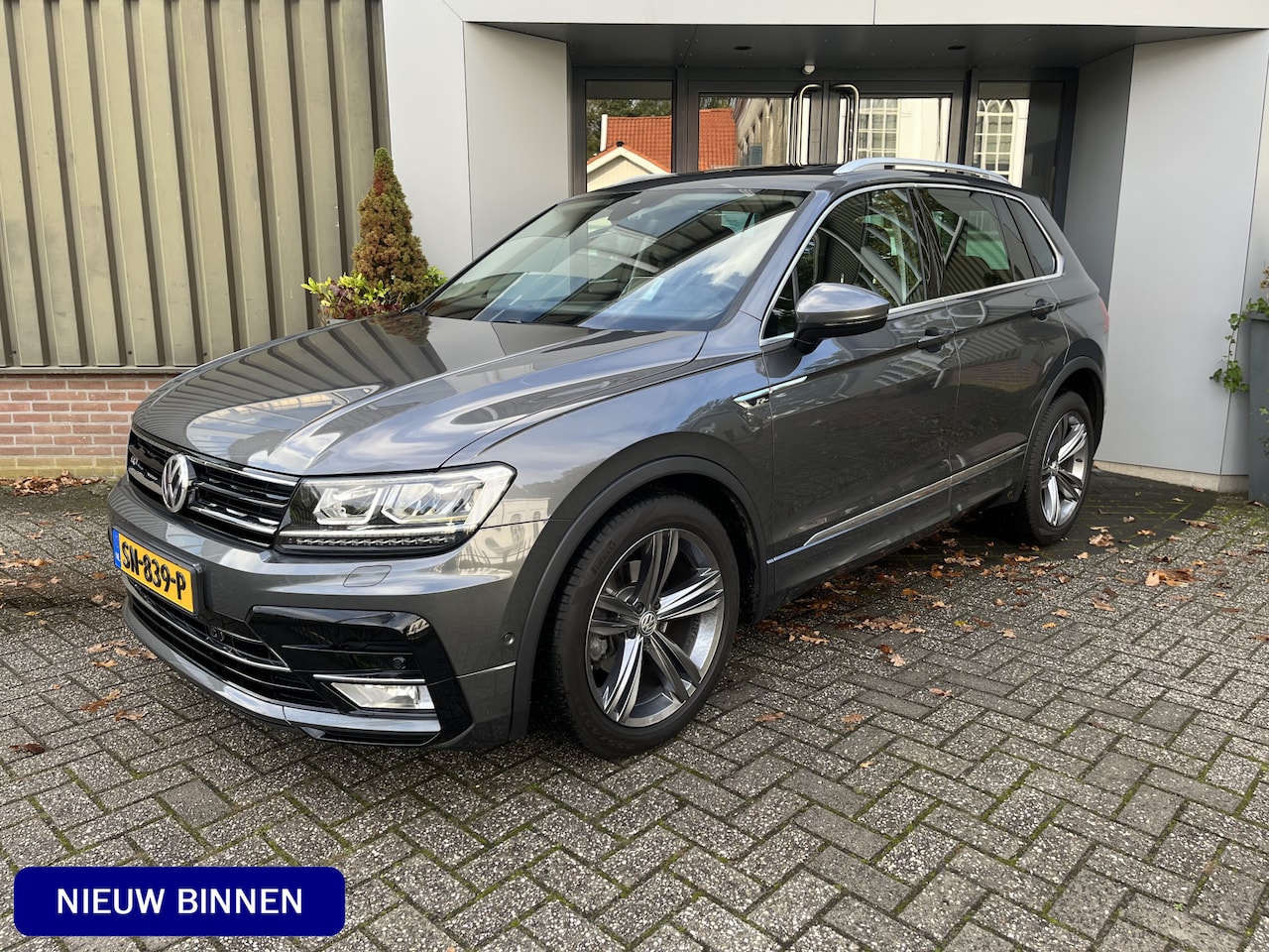 Volkswagen Tiguan - 1.4 TSI ACT 150 pk R-Line | Panoramadak | 1800 kg trekgewicht | Side Assist | Head Up | Tr - AutoWereld.nl