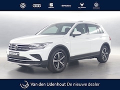 Volkswagen Tiguan - 1.4 TSI eHybrid 245pk PHEV Elegance / Panoramadak / Trekhaak / Matrix LED