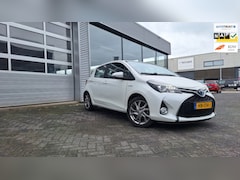 Toyota Yaris - 1.5 Hybrid Dynamic /Cruise/Lm velgen/Ecc/Camera/Navigatie/Wit Metalic/Enz