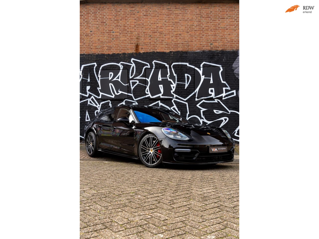 Porsche Panamera Sport Turismo - 4.0 V8 Turbo 2018|Luchtvering|Akrapovic|Massage|Memory|Panodak|Chrono||Rear screens|Softcl - AutoWereld.nl