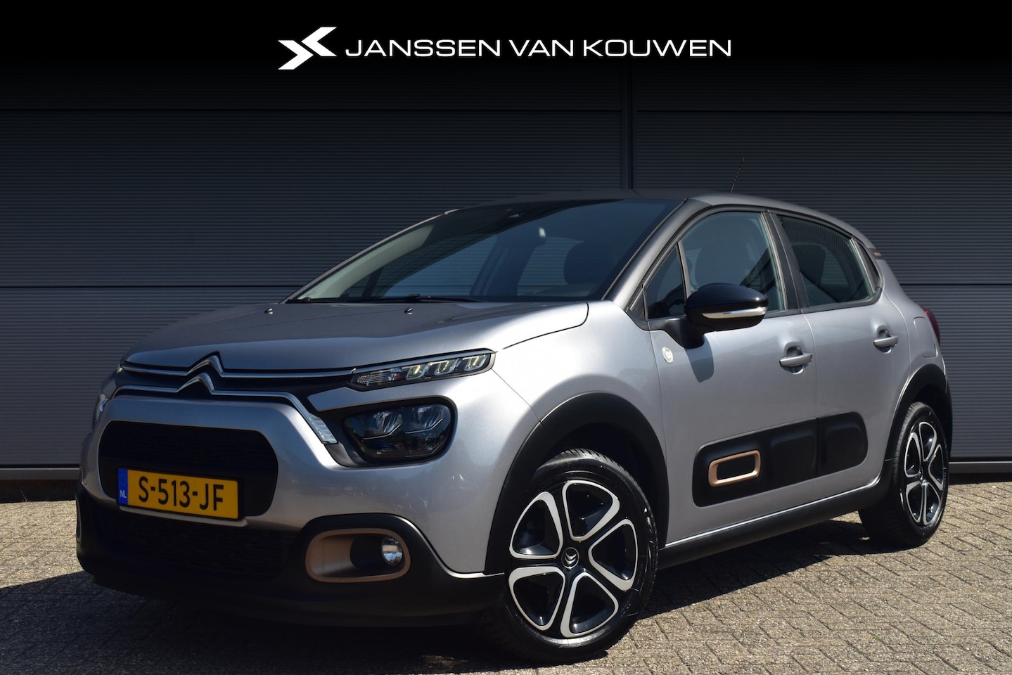 Citroën C3 - 1.2 PureTech C-Series Navigatie Climate Control Carplay Cruise Control - AutoWereld.nl