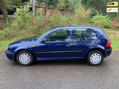 Volkswagen Golf - 1.6 AUT 3 DRS