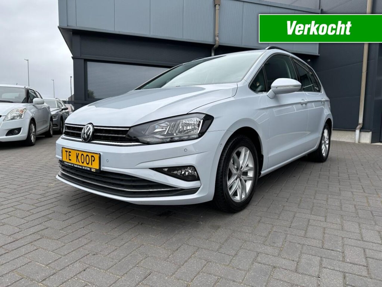 Volkswagen Golf Sportsvan - 1.5 TSi ACT Navi Camera Trekhaak 31000 KM !!! - AutoWereld.nl