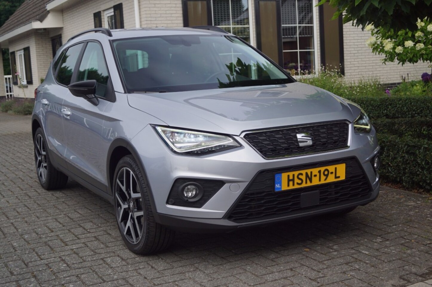 SEAT Arona - 1.0 TSI (110pk) LED/Beats/Camera/ACC/18 inch/Keyless/Carplay/Navi - AutoWereld.nl